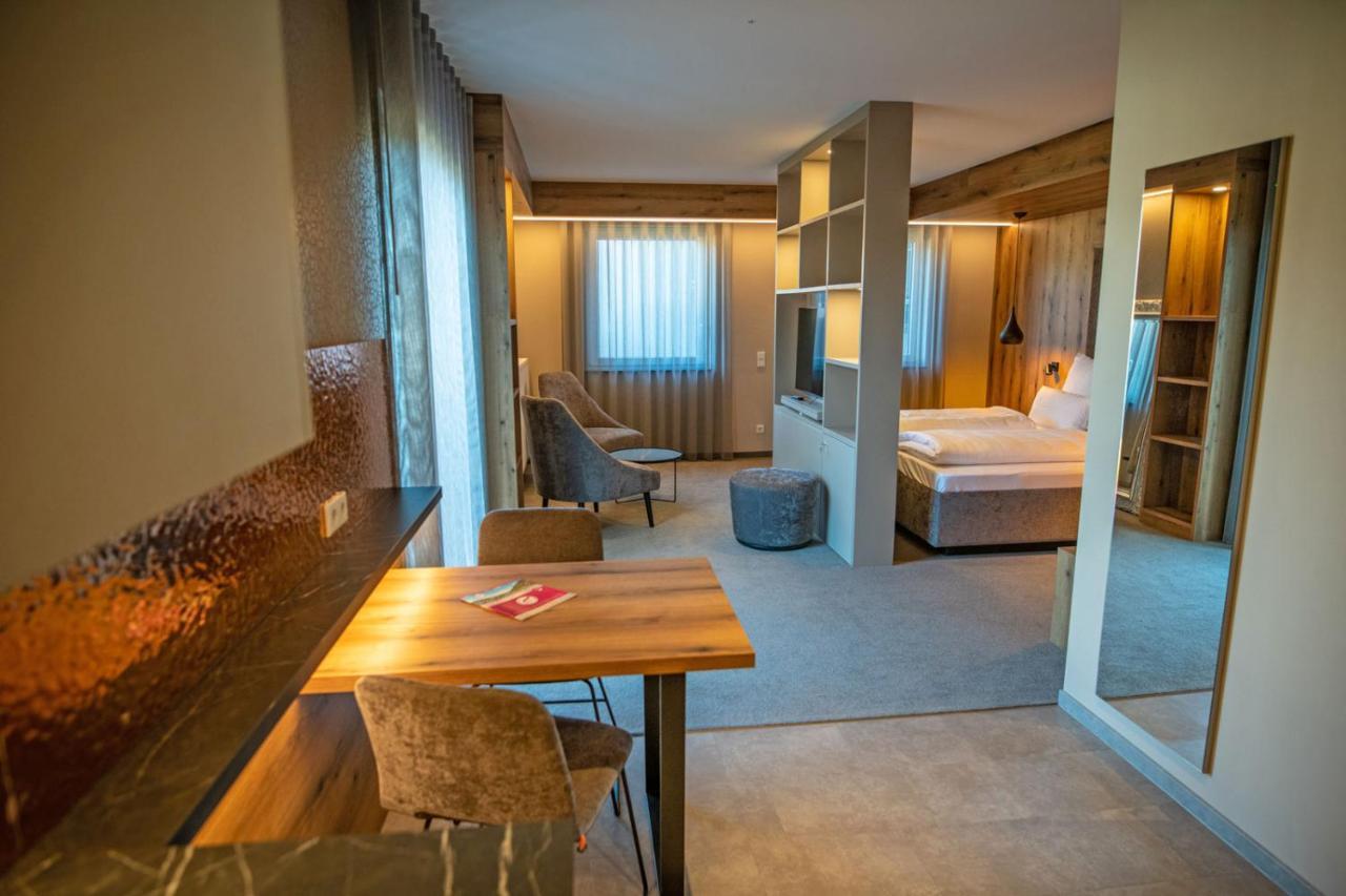 Guesthouse Felsenland Dahn Bagian luar foto