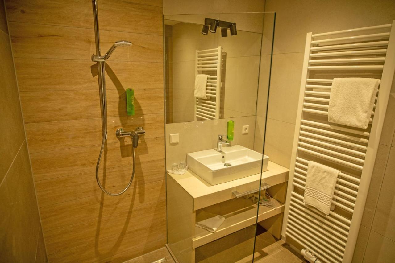Guesthouse Felsenland Dahn Bagian luar foto